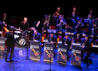 Cuatro voces extremeñas y la JazzCeres Big Band se citan en Los Conciertos de Pedrilla Los Conciertos de Pedrilla de Cáceres continúan el viernes con la JazzCeres Big Band junto a cuatro cantantes extremeñas