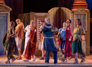 Carlos Sobera estrena ‘La comedia de la olla’ en el Festival de Teatro Clásico de Mérida Carlos Sobera estrena 'La comedia de la olla' en el Festival de Teatro Clásico de Mérida