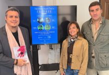 Música y poesía se unen en la cuarta edición de ‘Canciones en su tinta’ Foto de familia tras la presentación del ciclo de música y poesía 'Canciones en su tinta' que se celebra en Cáceres el 4 de noviembre