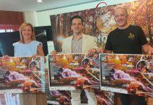 70 planes para vivir el Otoño Mágico del Valle del Ambroz La diputada de Turismo de la Diputación de Cáceres, Elísabeth Martín; el director general de Turismo, Óscar Mateos, y el gerente de DIVA, Diego Curto, en la presentación del XXIX Otoño Mágico del Valle del Ambroz